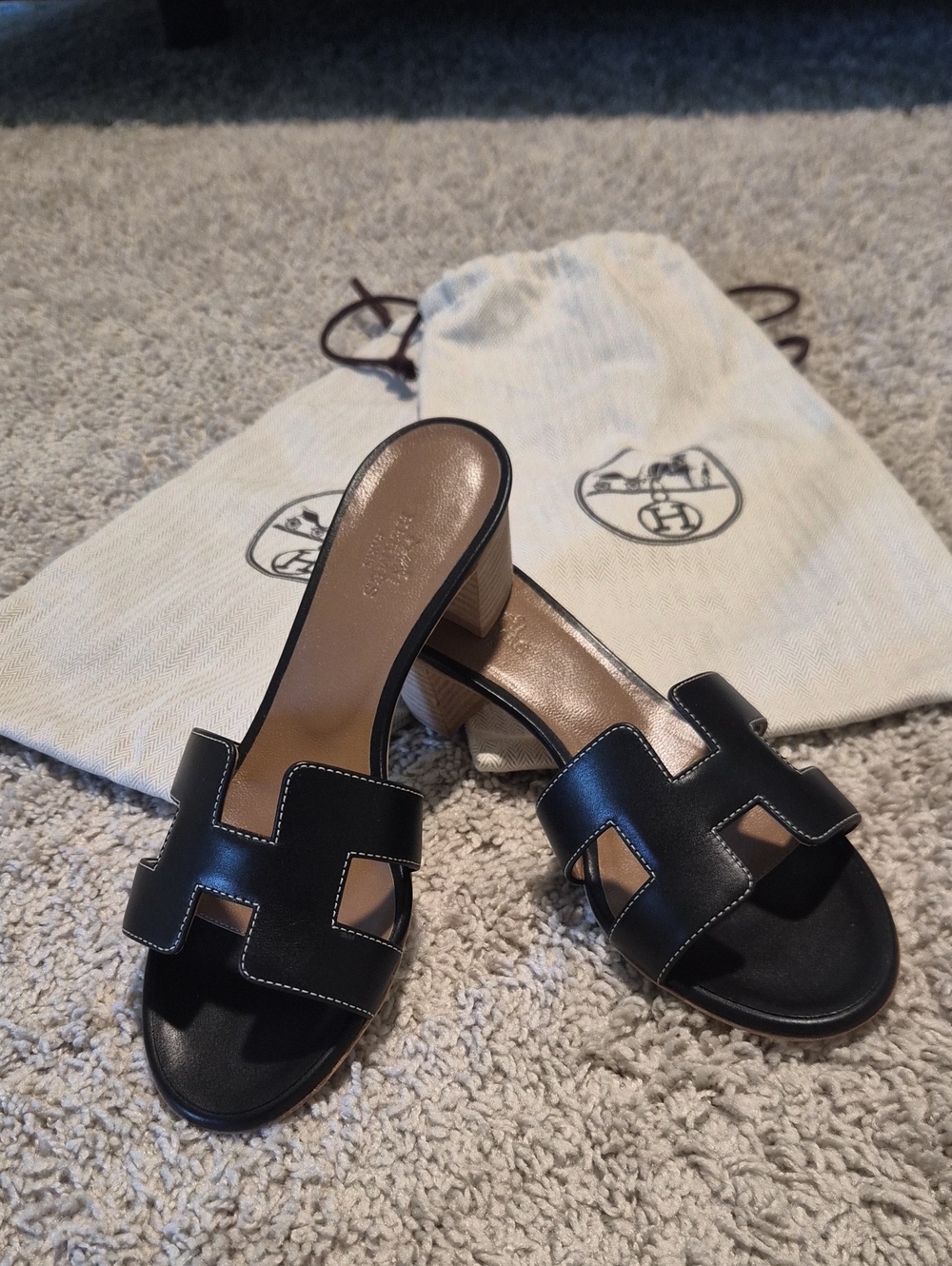 Hermes OASIS Black H-strap Leather Heels